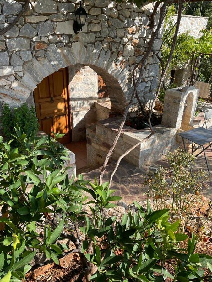 Find Your Peace In A Traditional Country House!! Láyia Екстериор снимка