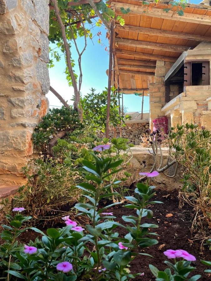 Find Your Peace In A Traditional Country House!! Láyia Екстериор снимка